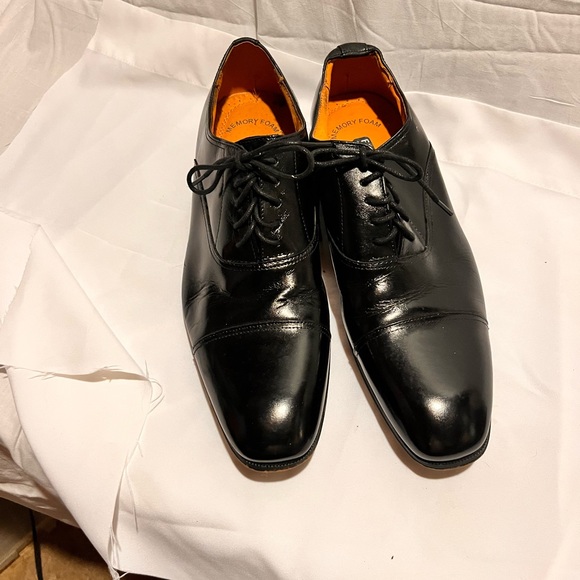 Mens size 8.5 loafers - Picture 1 of 7